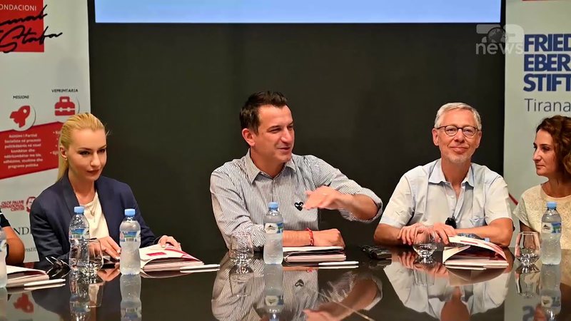 Veliaj me kryebashkiakët e rinj: Jo të gjithë do të jenë dakord me vendimet e qeverisë vendore, ja çfarë duhet të bëni që qytetarët t’ju votojnë sërish Veliaj me kryebashkiakët e rinj: Jo të gjithë do të jenë dakord me vendimet e qeverisë vendore, ja çfarë duhet të bëni që qytetarët t’ju votojnë sërish