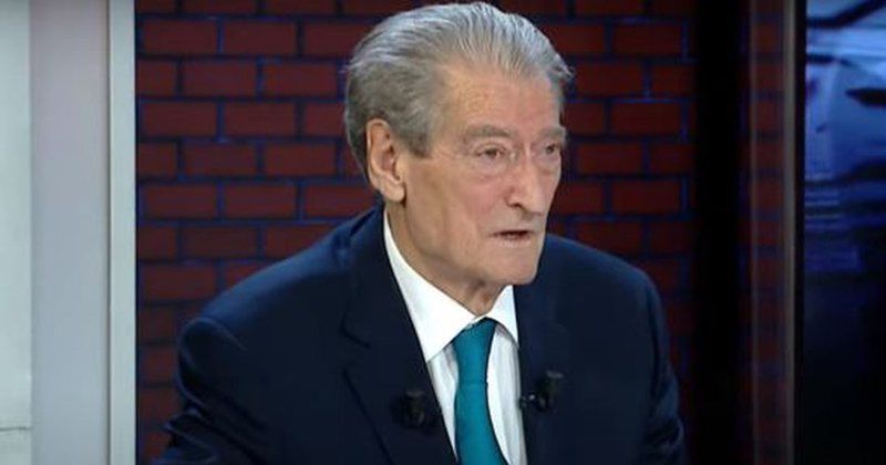 Britania e shpalli non-grata, Berisha shpërthen ndaj ambasadorit anglez në Shqipëri: Është skllav i Ramës, janë raportet e DASH… Britania e shpalli non-grata, Berisha shpërthen ndaj ambasadorit anglez në Shqipëri: Është skllav i Ramës, janë raportet e DASH…