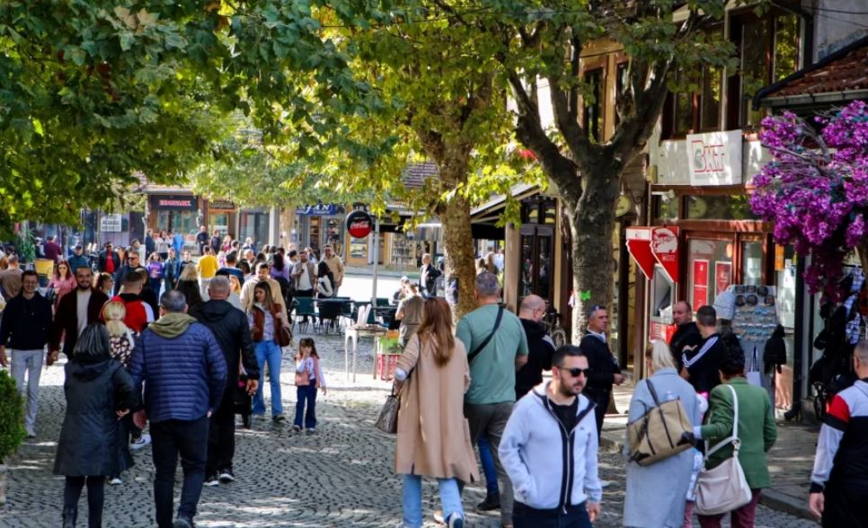 Vetëm me viza… edhe Bosnja e izolon Kosovën e Binit! Qytetarët të shqetësuar: As në dasma as në funerale, mund t’i takoj të afërmit vetëm në ëndrra Vetëm me viza… edhe Bosnja e izolon Kosovën e Binit! Qytetarët të shqetësuar: As në dasma as në funerale, mund t’i takoj të afërmit vetëm në ëndrra