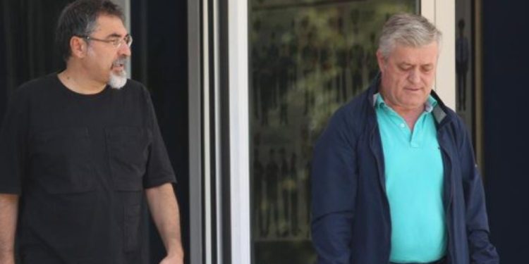 Çuçi dje tha se policia e Krujës ka qenë korrekte sot…i shkarkoi të gjithë drejtuesit! Komisariati do i nënshtrohet hetimit Çuçi dje tha se policia e Krujës ka qenë korrekte sot…i shkarkoi të gjithë drejtuesit! Komisariati do i nënshtrohet hetimit