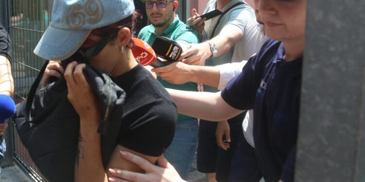 Alma, pjesë e një grupi gjobvënsish apo mjeshtre shantazhesh?! Padia e re e dy italianëve: Para një viti na bëri video, na kërkoi para Alma, pjesë e një grupi gjobvënsish apo mjeshtre shantazhesh?! Padia e re e dy italianëve: Para një viti na bëri video, na kërkoi para