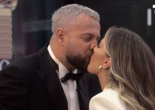 “Skena më e vëshirë ishte puthja”: Luiz Ejlli zbulon momentin e sikletshëm gjatë xhirimeve të filmit me Olta Gixharin