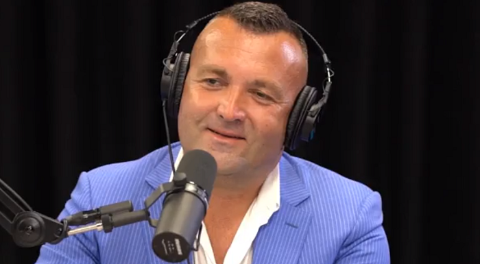 Gentian Toshkëzi, doktori myzeqar më i miri në Amerikë tregon rrugëtimin nga Parisi me valixhen shqiptare në SHBA ku nuk pranohesh kollaj Gentian Toshkëzi, doktori myzeqar më i miri në Amerikë tregon rrugëtimin nga Parisi me valixhen shqiptare në SHBA ku nuk pranohesh kollaj