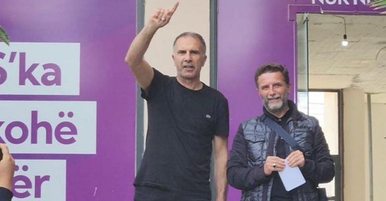 Audiopërgjimi i Gorresë, reagon Erion Braçe: Plehrat le të lehin, karvani ecën. Punonjësi i bashkisë tentoi të më godiste Audiopërgjimi i Gorresë, reagon Erion Braçe: Plehrat le të lehin, karvani ecën. Punonjësi i bashkisë tentoi të më godiste