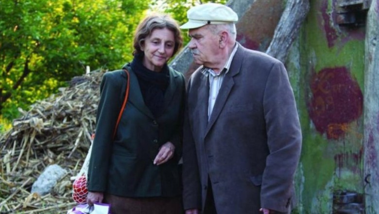 “Shiko,shiko plaka bredh andej këndej”! Robert Ndrenika thumbon me humor Marjana Kondin: Ja përgjigjia ‘epike’ e aktores “Shiko,shiko plaka bredh andej këndej”! Robert Ndrenika thumbon me humor Marjana Kondin: Ja përgjigjia ‘epike’ e aktores