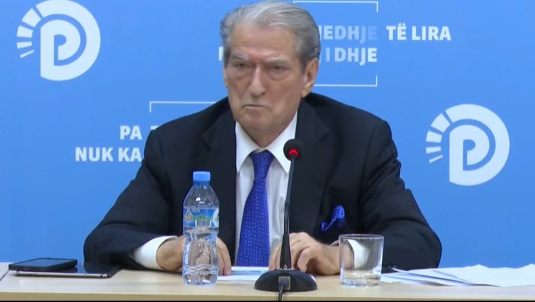Mero Baze: Sali mos u nxito me Agim Zeqon! Të ka paguar ndërhyrjen mjekësore në Vjenë dhe e ka treguar vetë Mero Baze: Sali mos u nxito me Agim Zeqon! Të ka paguar ndërhyrjen mjekësore në Vjenë dhe e ka treguar vetë