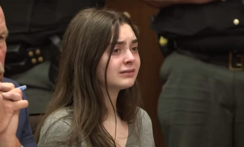 VIDEO/ Përplasi me makinën në menyrë të qëllimshme duke vrarë të dashurin e saj dhe shokun e tij: 19-vjeçarja fajtore, dënohet 15 vite burg VIDEO/ Përplasi me makinën në menyrë të qëllimshme duke vrarë të dashurin e saj dhe shokun e tij: 19-vjeçarja fajtore, dënohet 15 vite burg