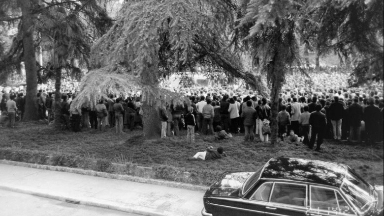 Zbulohet dokumenti sekret i Drejtorit të Zbulimit që u gjet i vdekur në zyrën e tij në Tiranë: CIA njoftoi Sigurimin, për demostratat që do të zhvilloheshin në ‘Qytetin Studenti’ Zbulohet dokumenti sekret i Drejtorit të Zbulimit që u gjet i vdekur në zyrën e tij në Tiranë: CIA njoftoi Sigurimin, për demostratat që do të zhvilloheshin në ‘Qytetin Studenti’