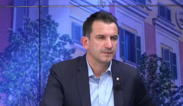 Punimet për Teatrin e ri, shembet ish-godina e Drejtorisë së Burgjeve, Veliaj: Na liron hyrjen në kantier përmes Unazës së Vogël të Tiranës