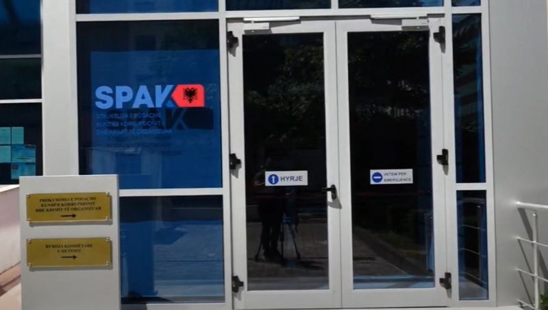 150 qeli gati për “viktimat” e SPAK! Prokurorët specialë “kopsitin” dosjet përvëluese: Gati lista me arrestime, më të rrezikuar Meta, Kryemadhi, Malltezi dhe tre ministra aktual 150 qeli gati për “viktimat” e SPAK! Prokurorët specialë “kopsitin” dosjet përvëluese: Gati lista me arrestime, më të rrezikuar Meta, Kryemadhi, Malltezi dhe tre ministra aktual