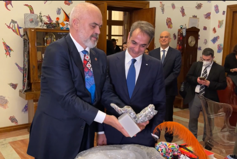 Mungesa e tij në Athinë krijoi shumë polemika: Reagon për herë të parë Edi Rama Mungesa e tij në Athinë krijoi shumë polemika: Reagon për herë të parë Edi Rama