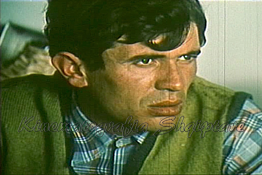 Letra prekëse ikonë e aktorit Astrit Çerma ditën e largimit nga jeta të Xhevdet Ferrit Letra prekëse ikonë e aktorit Astrit Çerma ditën e largimit nga jeta të Xhevdet Ferrit