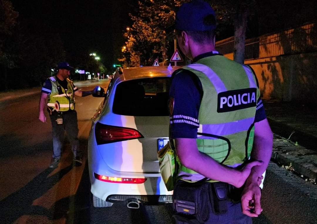 Tronditet Himara: Polici 28 vjeçarë në luftë me vdekjen! U sulmua gjatë ndërhyrjes në një konflikt Tronditet Himara: Polici 28 vjeçarë në luftë me vdekjen! U sulmua gjatë ndërhyrjes në një konflikt