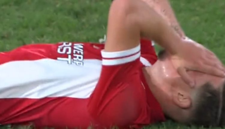 VIDEO/ Tentoi golin me finte në tokën greke, lojtari Kuq e zi humbet rastin e pastër ndaj AEK-ut të Athinës por do luaj në grupet e Champions VIDEO/ Tentoi golin me finte në tokën greke, lojtari Kuq e zi humbet rastin e pastër ndaj AEK-ut të Athinës por do luaj në grupet e Champions