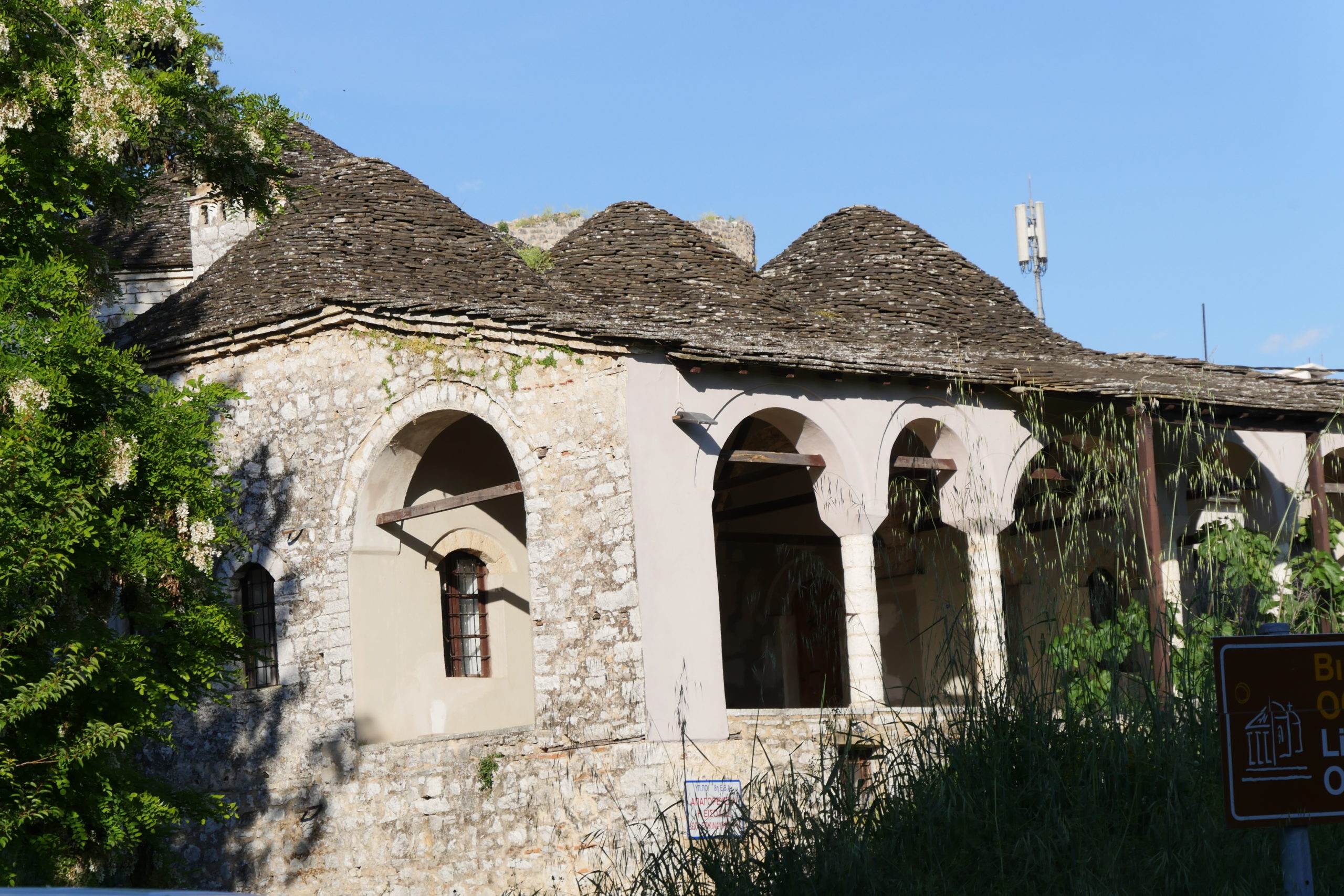 Si u vra me gurë vajza shqiptare sipas zakonit të evrenjve, nga shkaku pse ishte e dashura e një napolitani? Si u vra me gurë vajza shqiptare sipas zakonit të evrenjve, nga shkaku pse ishte e dashura e një napolitani?