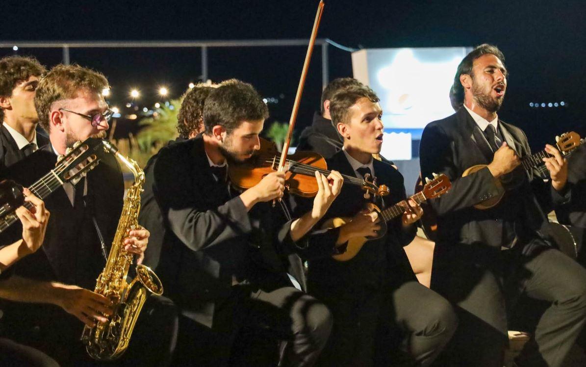 Muzikë portugeze në Sarandë, studentët e mjekësisë dhurojnë spektakël Muzikë portugeze në Sarandë, studentët e mjekësisë dhurojnë spektakël