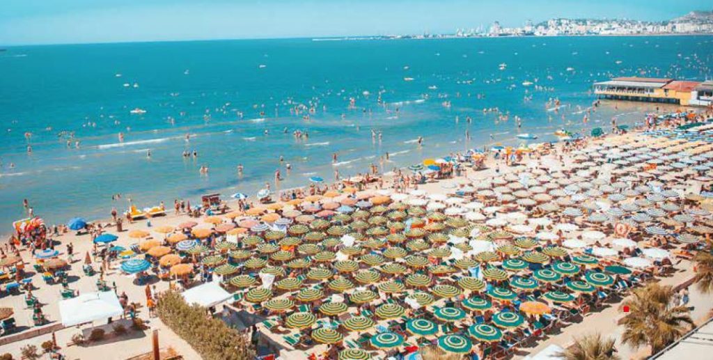 Turizmi, Shqipëria u vizitua nga 1.77 mln të huaj vetëm në Korrik Turizmi, Shqipëria u vizitua nga 1.77 mln të huaj vetëm në Korrik