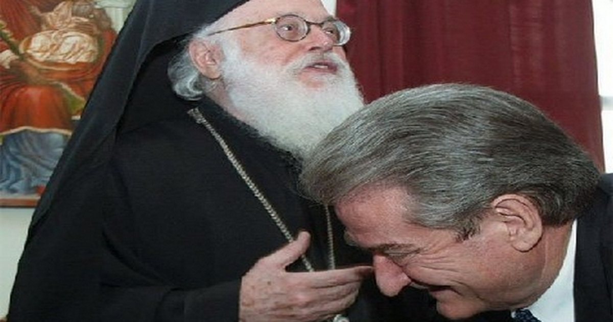 Mort familjar ndaj Saliu zuri vendin e parë! Fevziu e nxjerr shqiptar kryepeshkopin Anastas, krushk me Sali Berishën: Nëna e tij quhej Roksani Malltezi Mort familjar ndaj Saliu zuri vendin e parë! Fevziu e nxjerr shqiptar kryepeshkopin Anastas, krushk me Sali Berishën: Nëna e tij quhej Roksani Malltezi