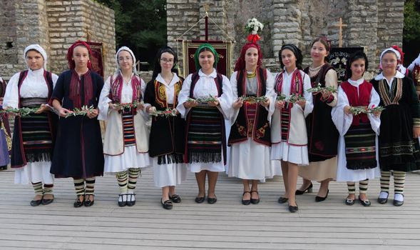 Sa minoritarë grekë banojnë aktualisht në Shqipëri duke përfshirë dhe Belerët nga Progonati dhe Çanin nga Mashkullora? Sa minoritarë grekë banojnë aktualisht në Shqipëri duke përfshirë dhe Belerët nga Progonati dhe Çanin nga Mashkullora?