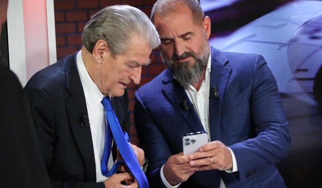 SPAK merr në pyetje Zenin dhe Abin natën si “bandat” mafioze duke i futur nga dera e pasme për pastrim parash me “SYRI Tv” SPAK merr në pyetje Zenin dhe Abin natën si “bandat” mafioze duke i futur nga dera e pasme për pastrim parash me “SYRI Tv”