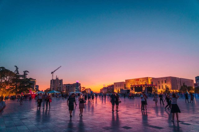 Si e ngriti turizmin”?! “Rama mori sëpatën mes Tiranës, e dinim të çmendur! Si e ngriti turizmin”?! “Rama mori sëpatën mes Tiranës, e dinim të çmendur!