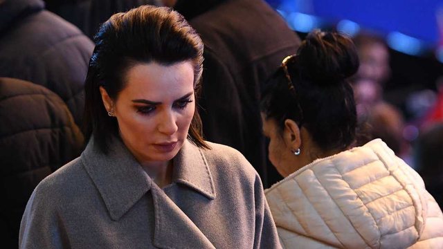 Jeni kurioz? Publikohet fotoja që po bën xhiron e rrjetit, kështu dukej Grida Duma nuse Jeni kurioz? Publikohet fotoja që po bën xhiron e rrjetit, kështu dukej Grida Duma nuse