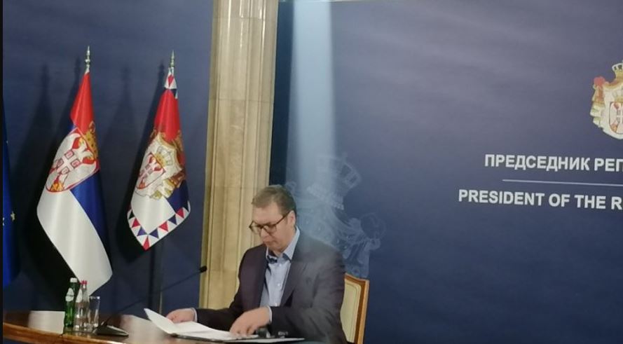 Vuçiç flet pas sulmeve në veri: Një nga ditët me të vështira për vendin tonë! Vuçiç flet pas sulmeve në veri: Një nga ditët me të vështira për vendin tonë!