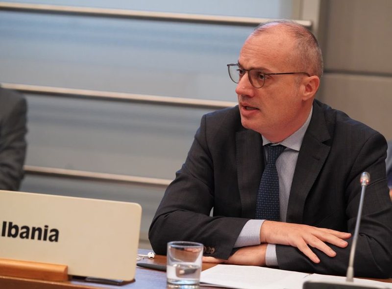 Kush është Igli Hasani, ministri i ri i Jashtëm? Kush është Igli Hasani, ministri i ri i Jashtëm?