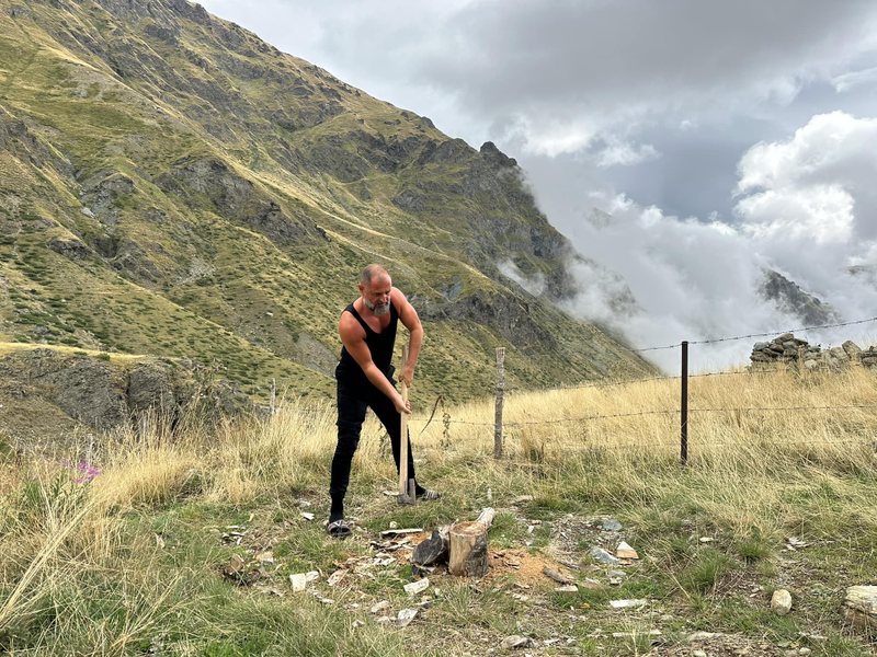 Evi Kokalari nxjerr bllof Çim Pekën, për “ambasadoren” amerikane: Ja si mashtron “Strategu i Hasit” demokratët