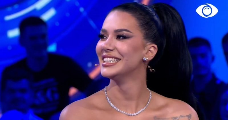 “Do i vij radha edhe shefes së diplomacisë”! Pas deklaratës së Luiz Ejllit, Efi merr vendimin e papritur “Do i vij radha edhe shefes së diplomacisë”! Pas deklaratës së Luiz Ejllit, Efi merr vendimin e papritur