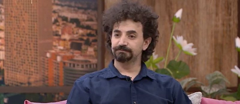 Albano Bogdo flet pa dorashka për jetën personale dhe bën lëmsh fansat: Me femrat nuk i kam punët mirë, sa herë më shohin, më thonë… Albano Bogdo flet pa dorashka për jetën personale dhe bën lëmsh fansat: Me femrat nuk i kam punët mirë, sa herë më shohin, më thonë…