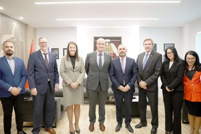 Amerikanët sinjale për reprezalje ndaj të korruptuarve! 38 punonjës të qeverisë së SHBA në ndihmë të SPAK për arrestime “VIP” Amerikanët sinjale për reprezalje ndaj të korruptuarve! 38 punonjës të qeverisë së SHBA në ndihmë të SPAK për arrestime “VIP”