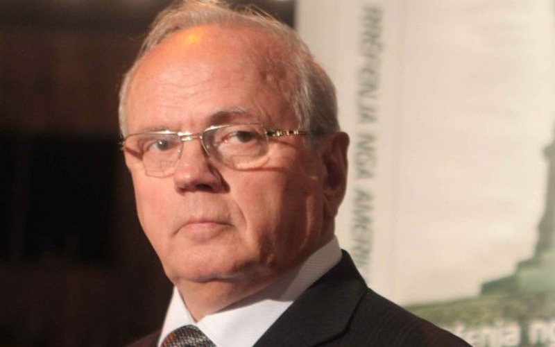 Edi Rama i lavdëruar në çdo gjuhë të botës dhe i sharë shqip dhe rusisht Edi Rama i lavdëruar në çdo gjuhë të botës dhe i sharë shqip dhe rusisht