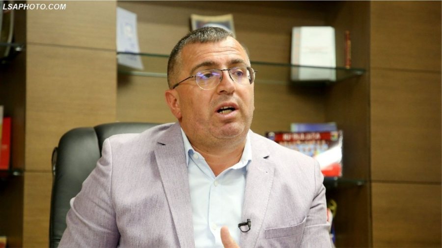 A do i eci loja e kanaleve dhe e pabarazisë në tendera? SPAK dërgon për gjykim ish kryebashkiakun e Bulqizës, Lefter Alla dhe 12 zyrtarët e tjerë A do i eci loja e kanaleve dhe e pabarazisë në tendera? SPAK dërgon për gjykim ish kryebashkiakun e Bulqizës, Lefter Alla dhe 12 zyrtarët e tjerë