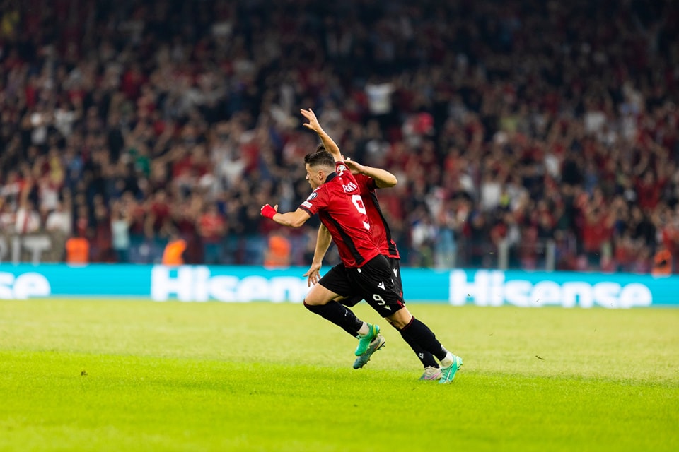 VIDEO/ Jasir Asani ‘çmend’ Europën, goli i sulmuesit të Kombëtares më i votuari në UEFA VIDEO/ Jasir Asani ‘çmend’ Europën, goli i sulmuesit të Kombëtares më i votuari në UEFA