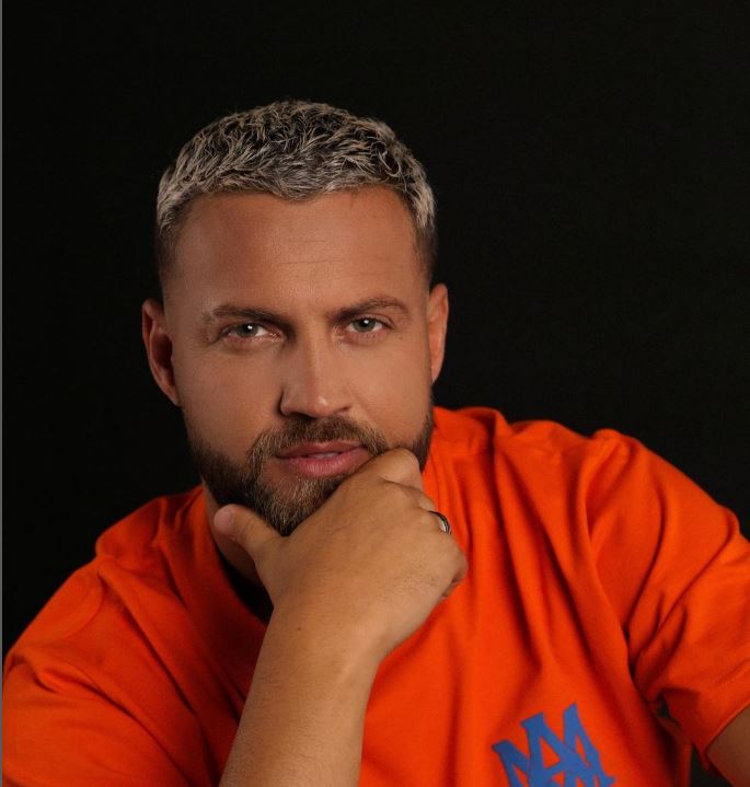 I mbyllën llogarinë, “shpërthen” Luiz Ejlli : Shqiptarët nuk ecin para, se kanë mllef, xhelozi e lakmi për njëri-tjetrin I mbyllën llogarinë, “shpërthen” Luiz Ejlli : Shqiptarët nuk ecin para, se kanë mllef, xhelozi e lakmi për njëri-tjetrin