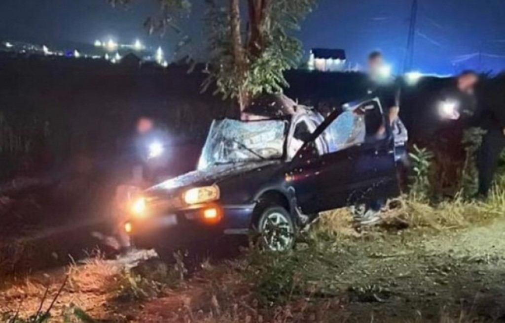 Bilanc tragjik në Kosovë! 5 persona humbin jetën në tre aksidente. 3 të tjerë janë në gjendje të rëndë Bilanc tragjik në Kosovë! 5 persona humbin jetën në tre aksidente. 3 të tjerë janë në gjendje të rëndë