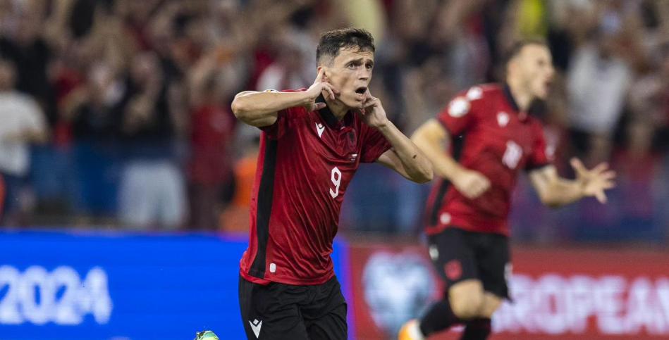 VIDEO/ Nga Ylli Aga, Xhihani, e Lokaj tek ata turk dhe arab, goli i Jasir Asanit çmend komentatorët VIDEO/ Nga Ylli Aga, Xhihani, e Lokaj tek ata turk dhe arab, goli i Jasir Asanit çmend komentatorët