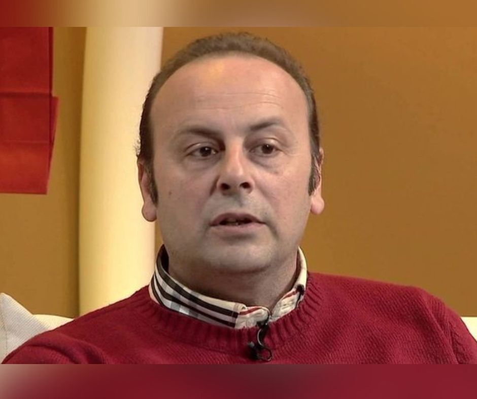 Genc Fuga kalon vështirësitë shëndetësore, shoqëron vajzat në ditën e parë të shkollës Genc Fuga kalon vështirësitë shëndetësore, shoqëron vajzat në ditën e parë të shkollës