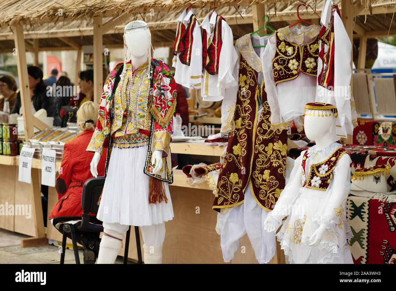 Turistët ikin me “një copë” Shqipërie me vete! Turistët ikin me “një copë” Shqipërie me vete!