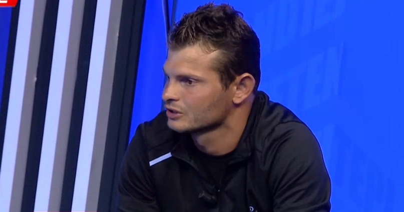 “Mama a më njeh mua, jam Albi?! Dy tragjedi në familje brenda 1 viti: I riu tregon takimin me të ëmën pas daljes nga jetimorja “Mama a më njeh mua, jam Albi?! Dy tragjedi në familje brenda 1 viti: I riu tregon takimin me të ëmën pas daljes nga jetimorja