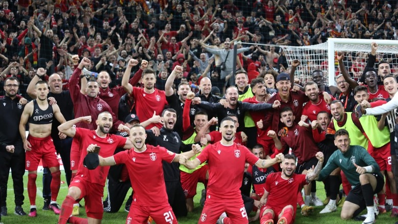 VIDEO/ Partizani pa trajner mposht 2-1 Tiranën, kryeqyteti mbetet i kuq! Bardheblutë 381 ditë pa fitore në derbi VIDEO/ Partizani pa trajner mposht 2-1 Tiranën, kryeqyteti mbetet i kuq! Bardheblutë 381 ditë pa fitore në derbi