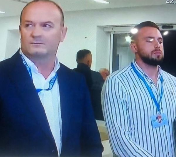 “Rama solli mercenarë”! Dy agjentë i shkojnë në zyrë: Saliu refuzon t’i takojë! I bllokojnë pasaportën dhe i komunikojnë masën e sigurisë “Rama solli mercenarë”! Dy agjentë i shkojnë në zyrë: Saliu refuzon t’i takojë! I bllokojnë pasaportën dhe i komunikojnë masën e sigurisë