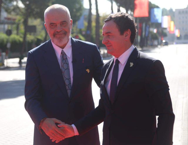 Takimi i akullt Rama-Kurti dhe “ftohtësia” me Mistotakis dhe kryeministren serbe Takimi i akullt Rama-Kurti dhe “ftohtësia” me Mistotakis dhe kryeministren serbe