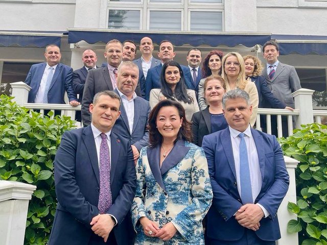 Dhjetë prokurorë të SPAK-ut me në krye Dumanin nisen për në Washington!