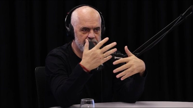 Rrëfehet kryeministri! Ja çfarë do ndodhë me Ramën pas largimit të tij me dëshirë, nuk do jetë as piktor dhe as politikan Rrëfehet kryeministri! Ja çfarë do ndodhë me Ramën pas largimit të tij me dëshirë, nuk do jetë as piktor dhe as politikan