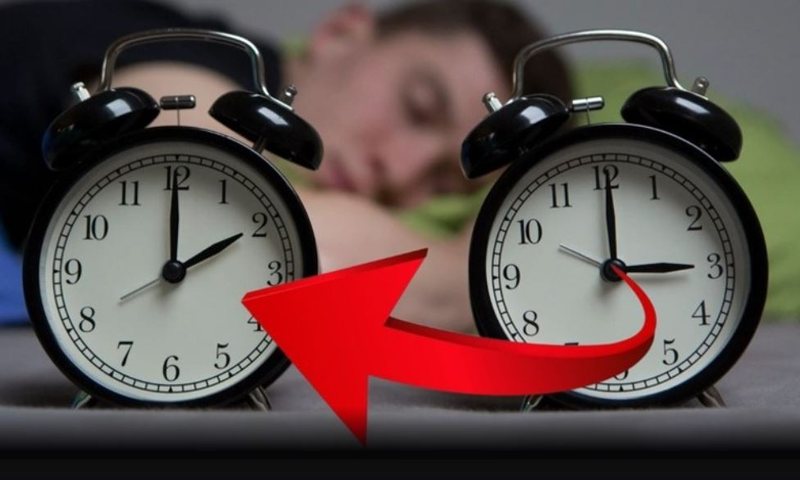 Ndryshimi i orës, gjatë natës akrepat kthehen 60 minuta prapa Ndryshimi i orës, gjatë natës akrepat kthehen 60 minuta prapa