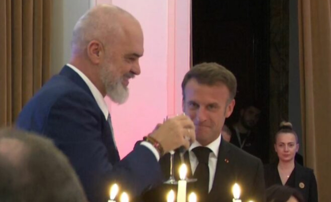 VIDEO/ Nuk ka ndodhur KURRË më parë! Rama mahnitet: Macron bën deklaratë në gjuhën shqipe VIDEO/ Nuk ka ndodhur KURRË më parë! Rama mahnitet: Macron bën deklaratë në gjuhën shqipe