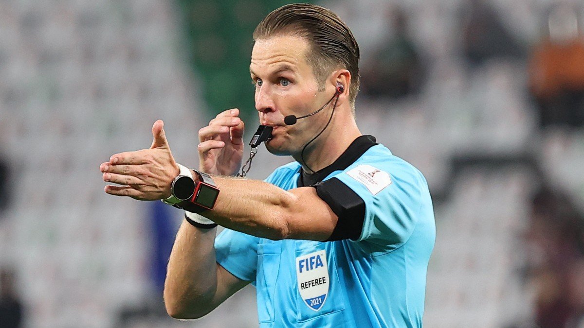 Ndeshja e kuqezinjve me Çekinë, vlerësim maksimal i UEFA, gjykon një arbitër me personalitet Ndeshja e kuqezinjve me Çekinë, vlerësim maksimal i UEFA, gjykon një arbitër me personalitet