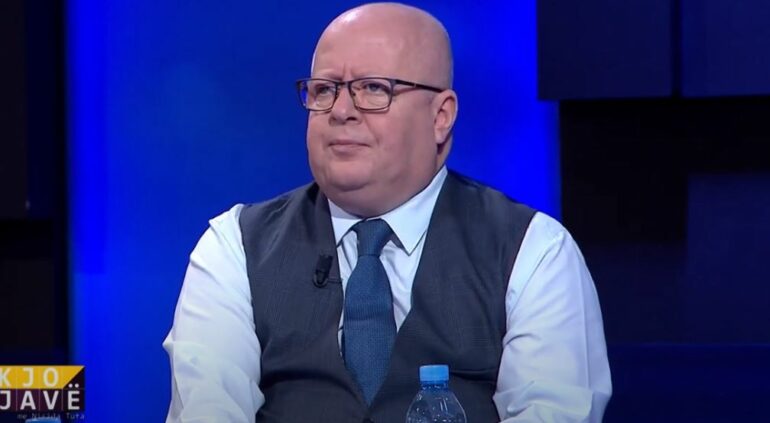 “Sihariq” i madh, Meta qënka mirë! Ikën vjen , vjen ikën: Është në hetim por nuk është pyetur deklaron “avokoti” i tij… dhe i Saliut “Sihariq” i madh, Meta qënka mirë! Ikën vjen , vjen ikën: Është në hetim por nuk është pyetur deklaron “avokoti” i tij… dhe i Saliut